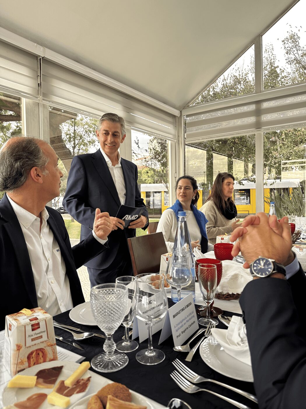 Participantes no primeiro Marketing à Mesa da AMD, com Rogério Canhoto (16)